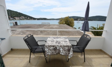 Kuća Josip, Apartman 2+1, Tisno