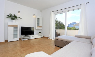 Kuća Tina 2, Apartman 4+2, Betina