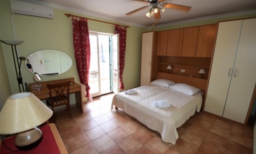 Kuća Josip, Apartman 2+1, Tisno