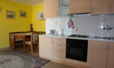 Kuća Crna, Apartman 4+1 b, Murter