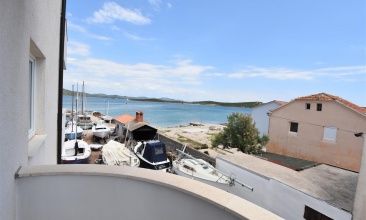 Kuća Dolores, Apartman 2+2 c, Betina