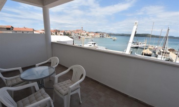Kuća Dolores, Apartman 2+2 c, Betina