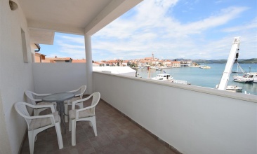 Kuća Dolores, Apartman 2+2 c, Betina
