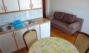 Kuća Doris, Apartman 2+2 a, Jezera