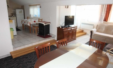 Kuća Nedjeljko, Apartman 4+1 a, Betina