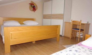 Kuća Nedjeljko, Apartman 4+1 a, Betina