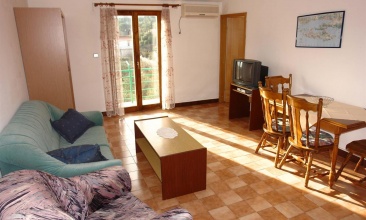 Kuća Tatjana, Apartman 2+2 b, Jezera