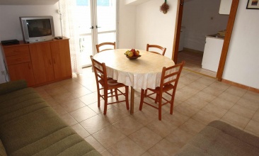 Kuća Marko, Apartman 2+1 b, Tisno