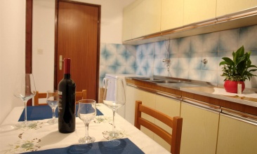Kuća Mara, Apartman 2, Murter