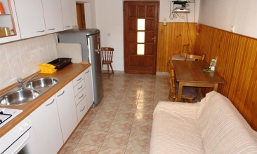 Kuća Nevesin, Apartman 2+1, Jezera