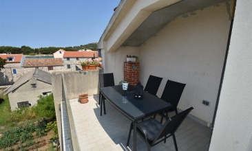 Kuća Perla, Apartman 4+1 b, Betina