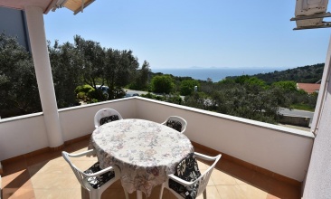 Kuća Sandra, Apartman 3+2, Murter