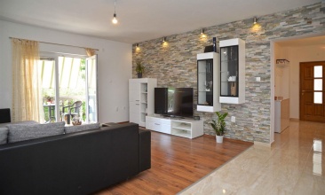 Kuća Ana 2, Apartman 4+2, Betina