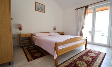 Kuća Kopriva, Apartman 2+1 b, Murter