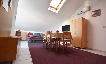 Kuća Kopriva, Apartman 4+2 d, Murter
