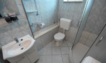 Kuća Neven 2, Apartman 2+2 a, Betina