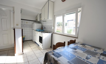 Kuća Neven 2, Apartman 2+2 b, Betina