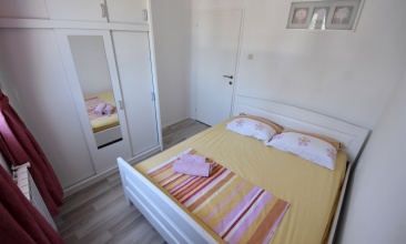 Kuća Bernarda, Apartman 4+1, Murter