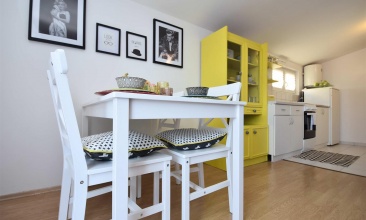 Kuća Mira, Apartman 2, Murter