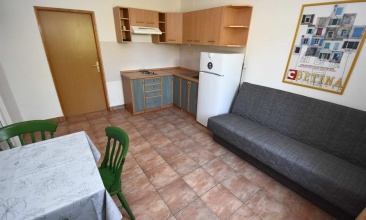 Kuća Katarina, Apartman 2+1 b, Betina