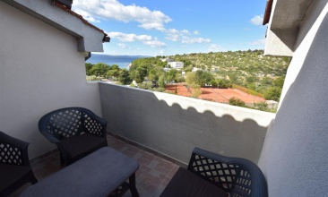 Vila Bonino, Apartman 4+2 c, Murter