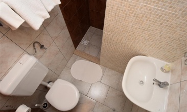 Vila Bonino, Apartman 2+2 e, Murter