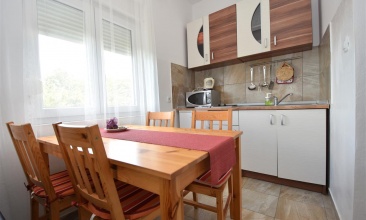 Vila Bonino, Apartman 2+2 b, Murter
