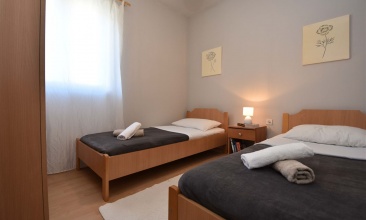 Kuća Lora, Apartman 4+1, Murter