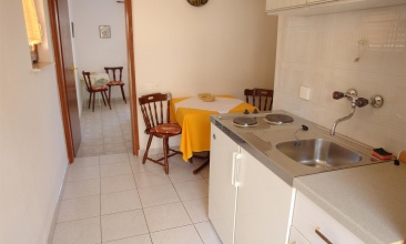 Kuća Dušan, Apartman 2+1, Tisno