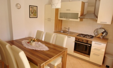 Kuća Gordan, Apartman 4+2 a, Murter