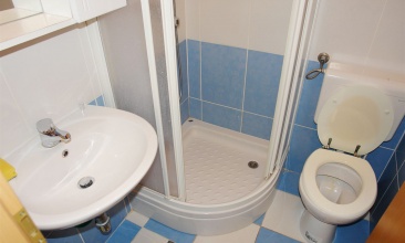 Kuća Gordana, Apartman 2+1 b, Murter