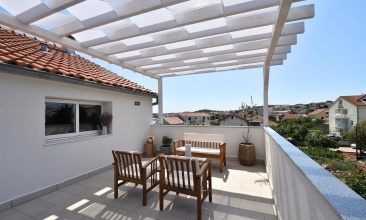 Kuća Višnja, Apartman 4+2, Murter