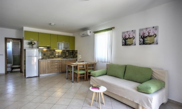 Kuća Ena, Apartman 2+2 c, Betina