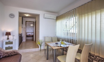 Kuća Ena, Apartman 2+2 a, Betina