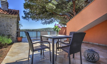 Kuća Ena, Apartman 2+2 a, Betina