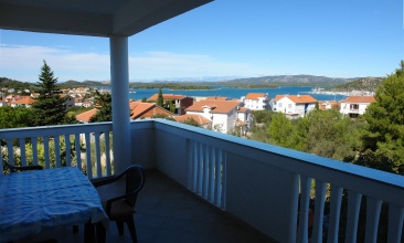 Kuća Ivica, Apartman 2+1 a, Murter