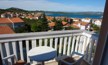 Kuća Ivica, Apartman 2+1 b, Murter