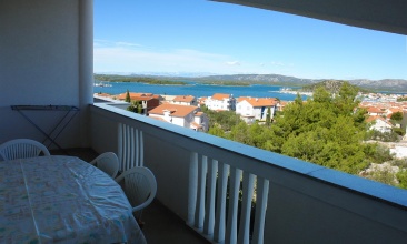 Kuća Ivica, Apartman 4+1 b, Murter