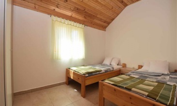 Kuća Jadranka, Apartman 4, Betina