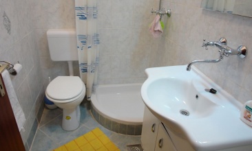 Kuća Jasna, Apartman 4+1 b, Murter