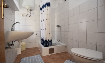 Kuća Klaudio, Kuća za odmor 6+1, Murter