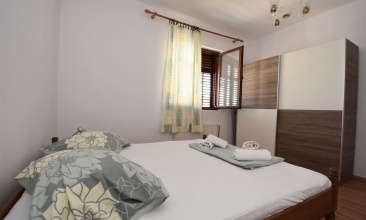 Kuća Klaudio 2, Apartman 6+2, Murter