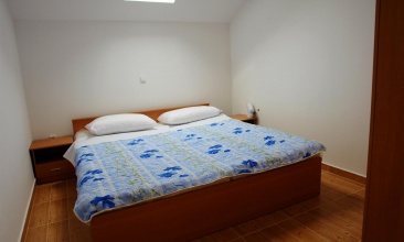 Kuća Kornelija, Apartman 2+1 b, Betina
