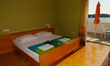 Kuća Ksenija, Apartman 4+2, Tisno