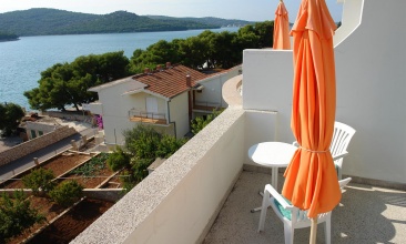 Kuća Ksenija, Apartman 4+2, Tisno
