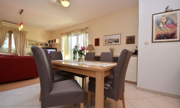 Kuća Mira, Apartman 4+1, Murter