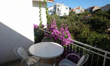 Kuća Silvija, Apartman 4+2, Murter