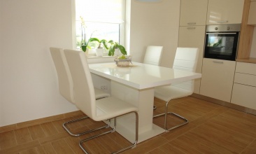 Kuća Tina 2, Apartman 4+2, Betina