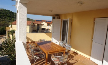 Kuća Željko, Apartman 4+2 a, Murter