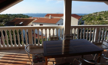 Kuća Željko, Apartman 4+2 b, Murter